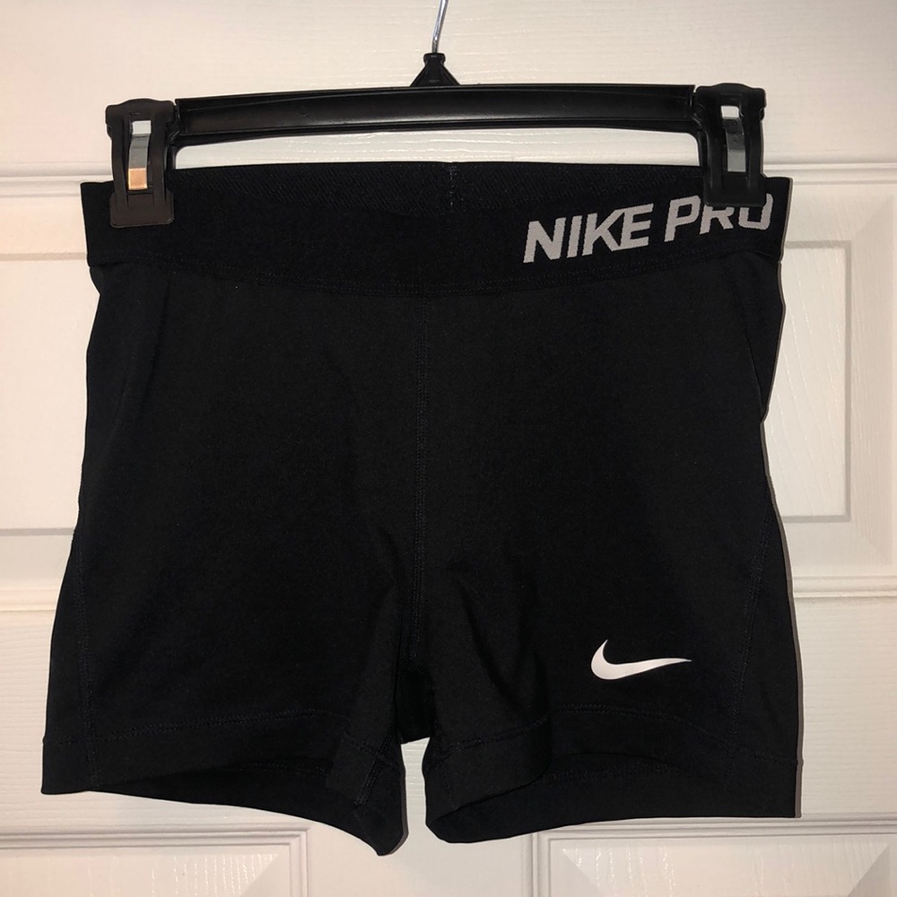 Women’s Black 3” Nike Pro Compression Short size M